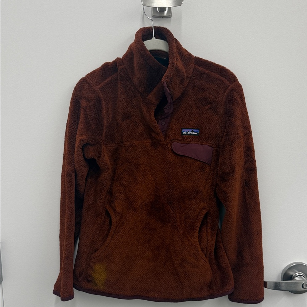 Patagonia women’s  dark maroon 1/4 button up